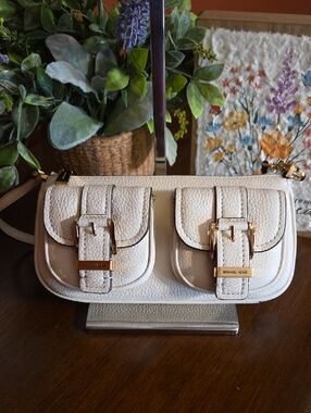 MICHAEL Michael Kors Zoe Small Pebbled Leather Pochette NWOT